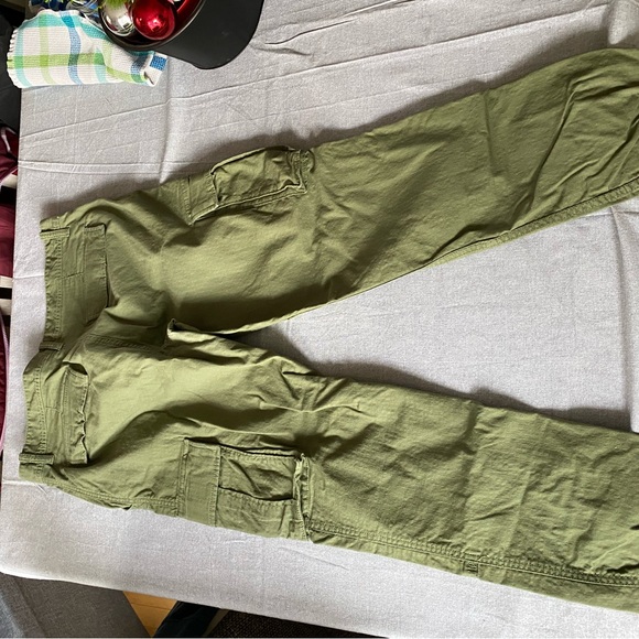 Old Navy green cargo pants - Picture 3 of 3